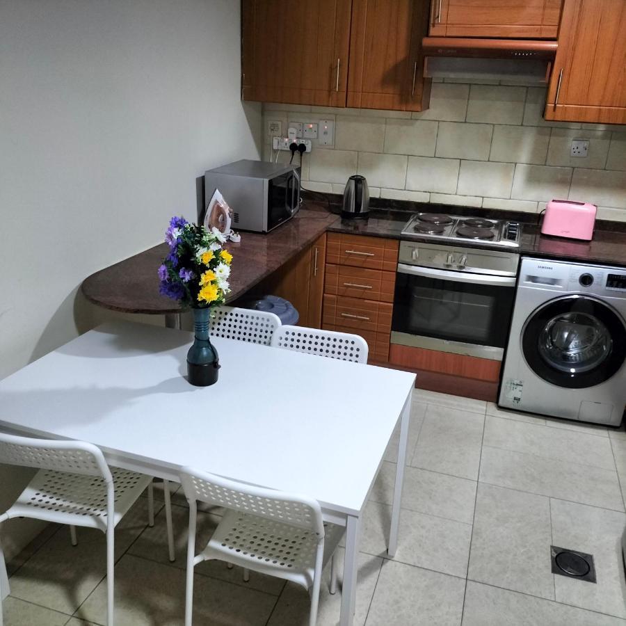 Amazing Apartment 2 Bed Rooms In Tecom 6 Pax Dubai Buitenkant foto